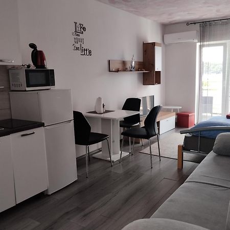 Appartamento 6 M, 50 M Do Plaze Barbat na Rabu Esterno foto