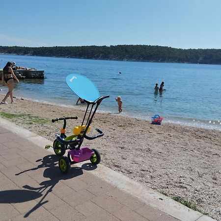 Appartamento 6 M, 50 M Do Plaze Barbat na Rabu Esterno foto