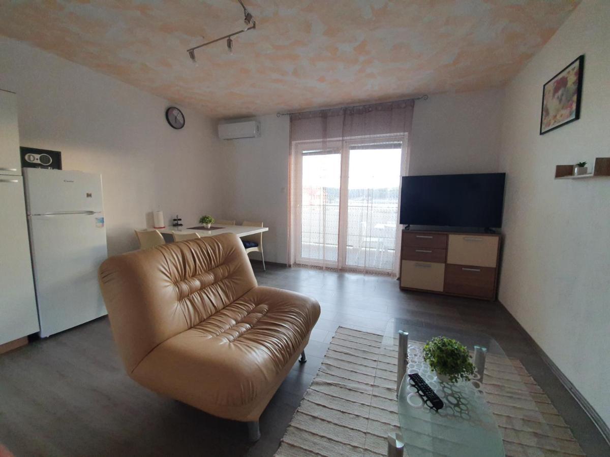 Appartamento 6 M, 50 M Do Plaze Barbat na Rabu Esterno foto