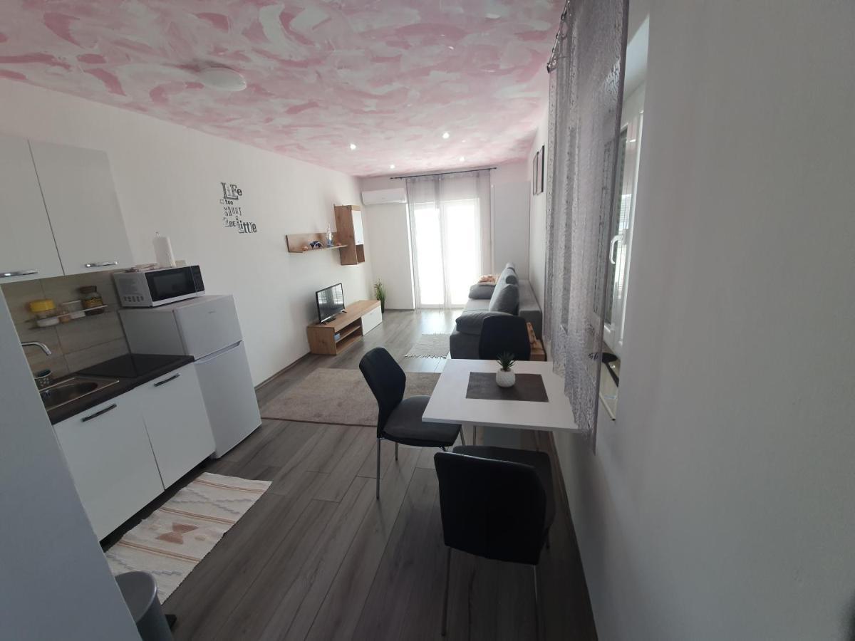 Appartamento 6 M, 50 M Do Plaze Barbat na Rabu Esterno foto