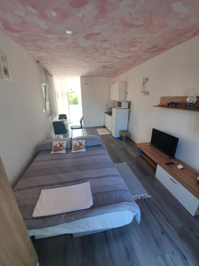 Appartamento 6 M, 50 M Do Plaze Barbat na Rabu Esterno foto