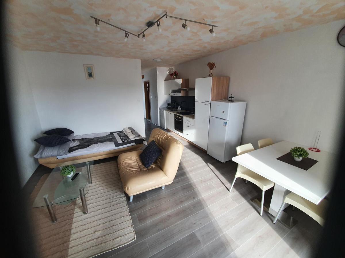 Appartamento 6 M, 50 M Do Plaze Barbat na Rabu Esterno foto