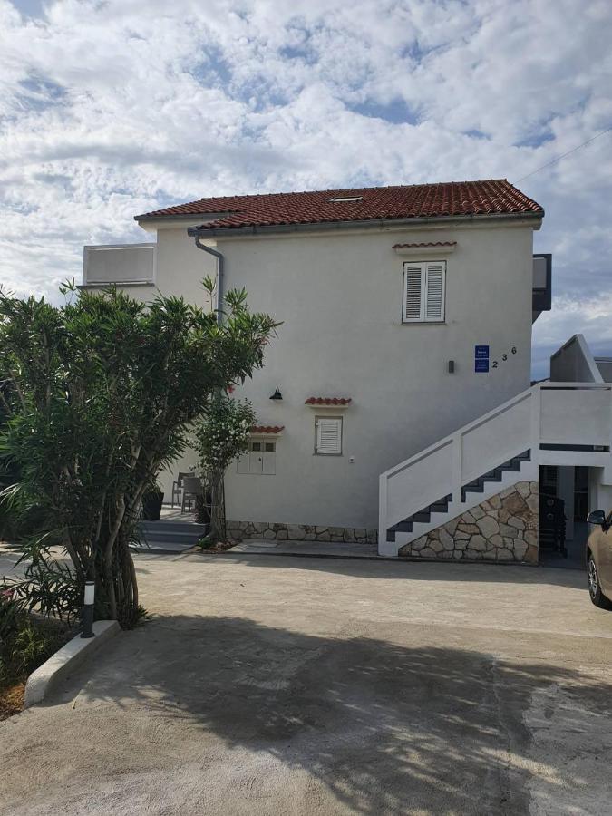 Appartamento 6 M, 50 M Do Plaze Barbat na Rabu Esterno foto