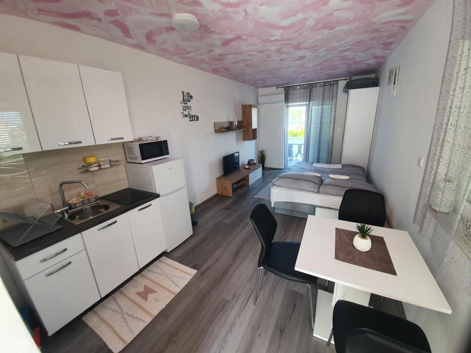 Appartamento 6 M, 50 M Do Plaze Barbat na Rabu Esterno foto