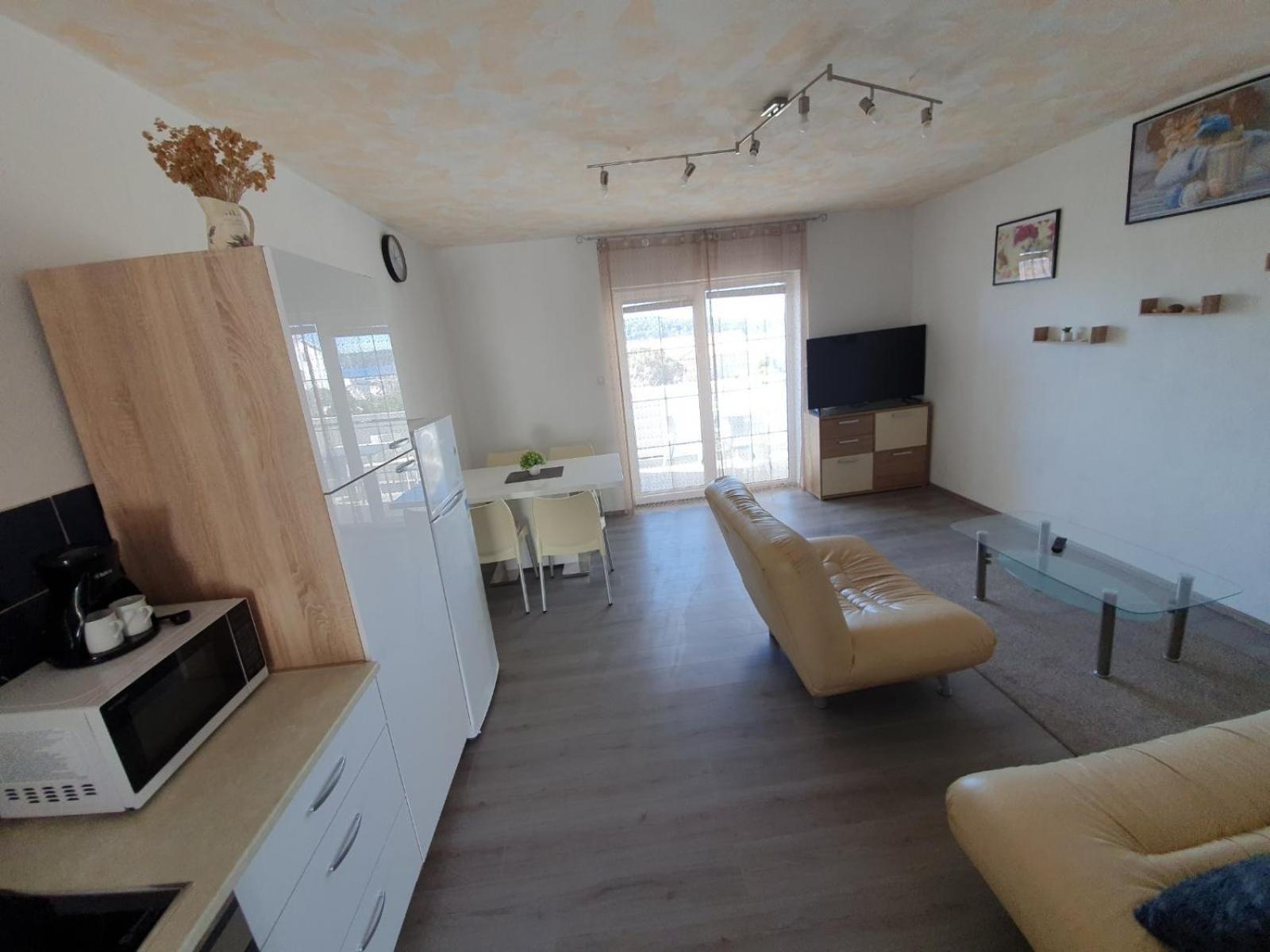 Appartamento 6 M, 50 M Do Plaze Barbat na Rabu Esterno foto